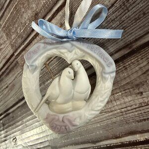 Lladro 16721 Our First Christmas Doves 2001 Ornament